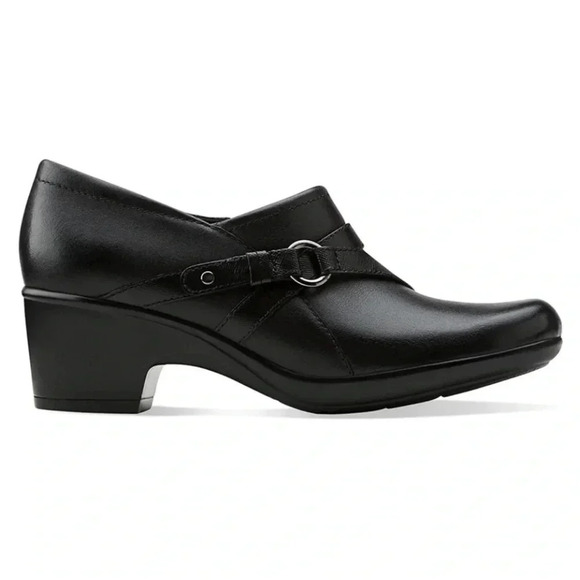 Clarks Genette Arc Womens Heeled Loafers
by CLARKS Size: 9M Bootie EUC! - Picture 1 of 12